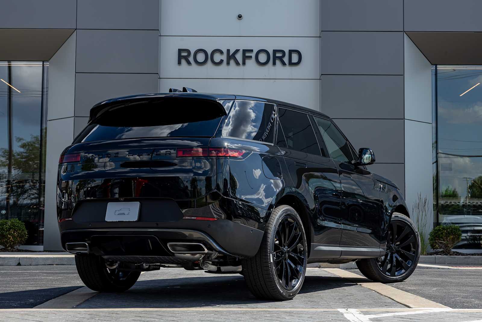 New 2026 BLACK Land Rover SE image 2