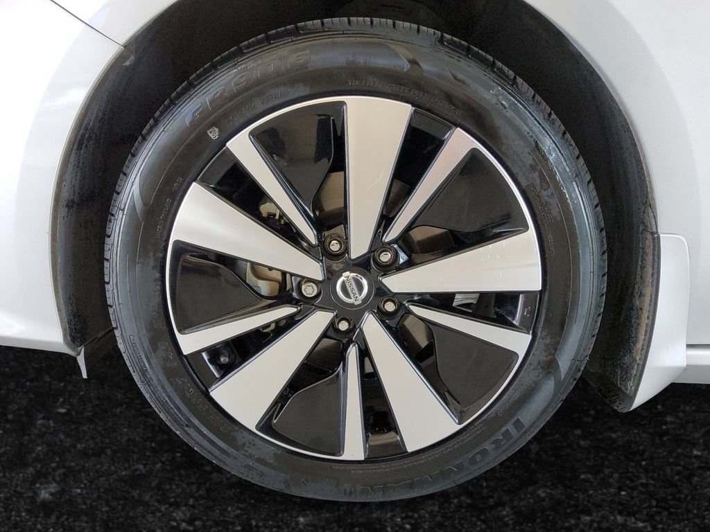 Used 2022 Silver Nissan 2.5 SL image 26
