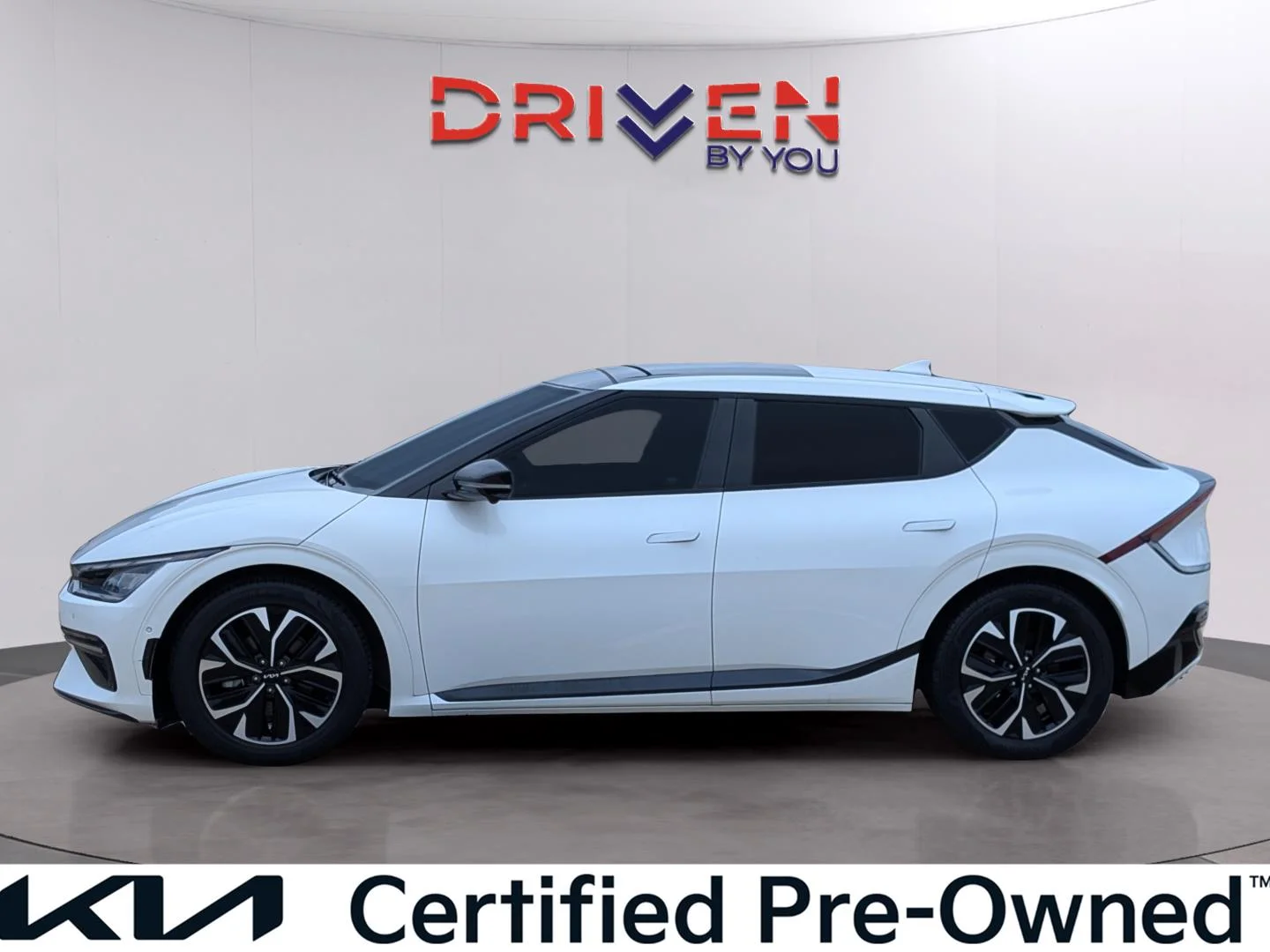 Used 2022 Snow White Pearl Kia GT-Line image 2
