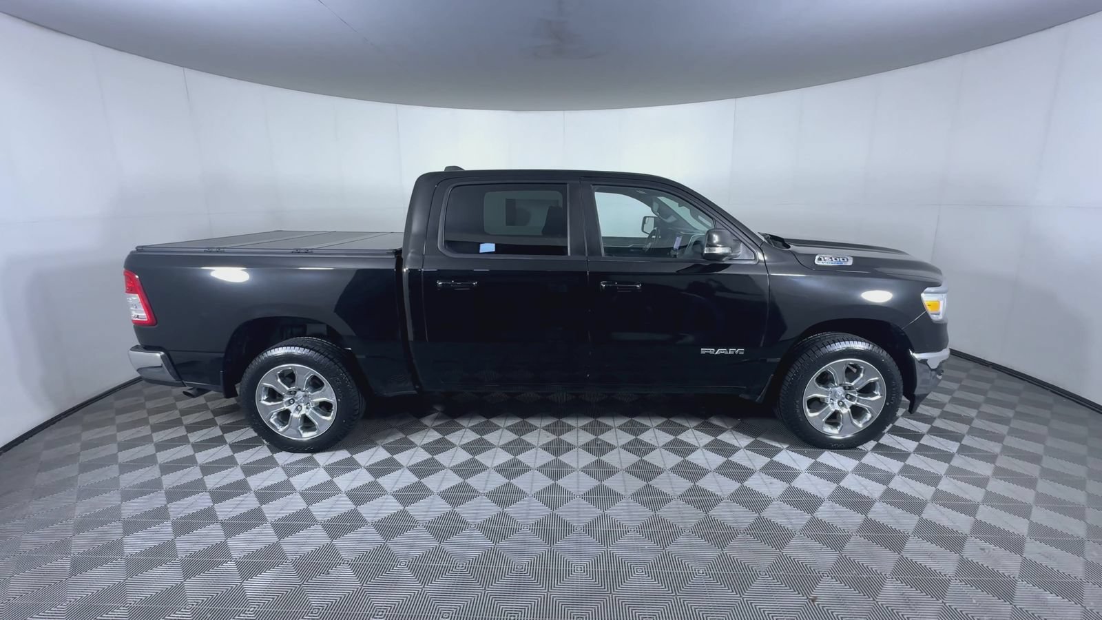 Used 2022 Diamond Black Crystal Pearlcoat Ram Big Horn image 9