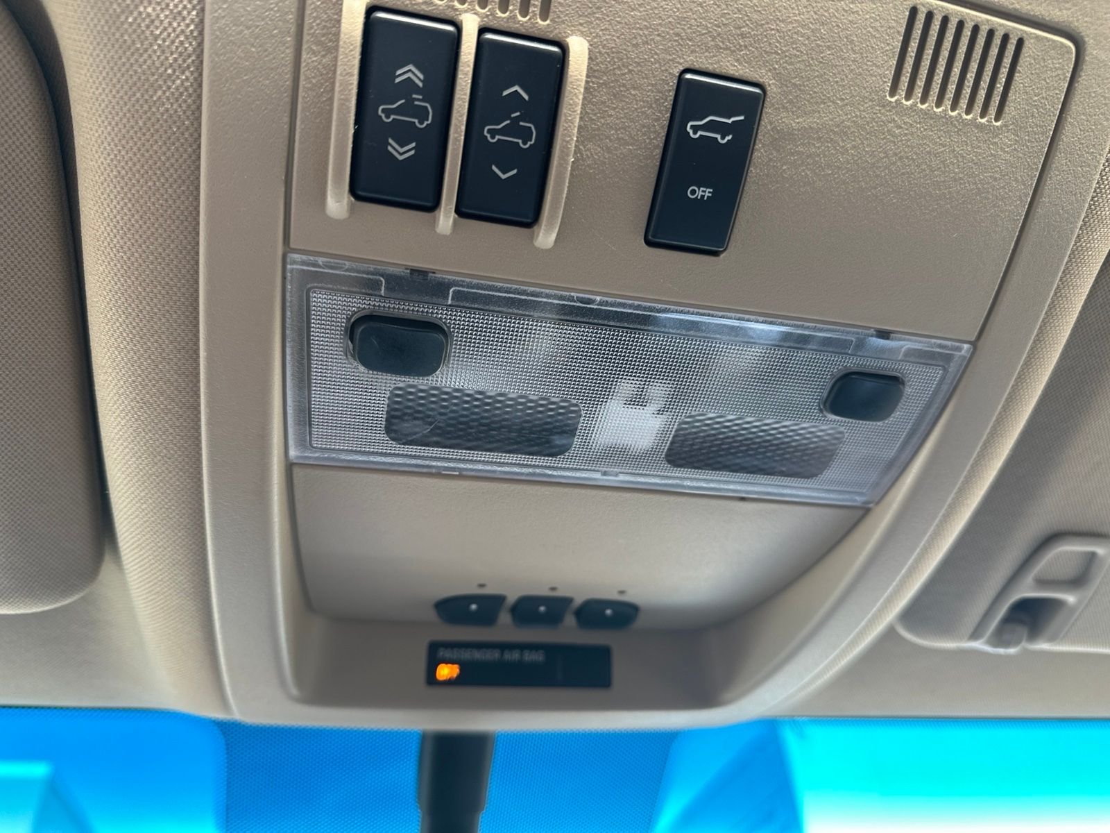 Used 2012 White Chevrolet LTZ image 16