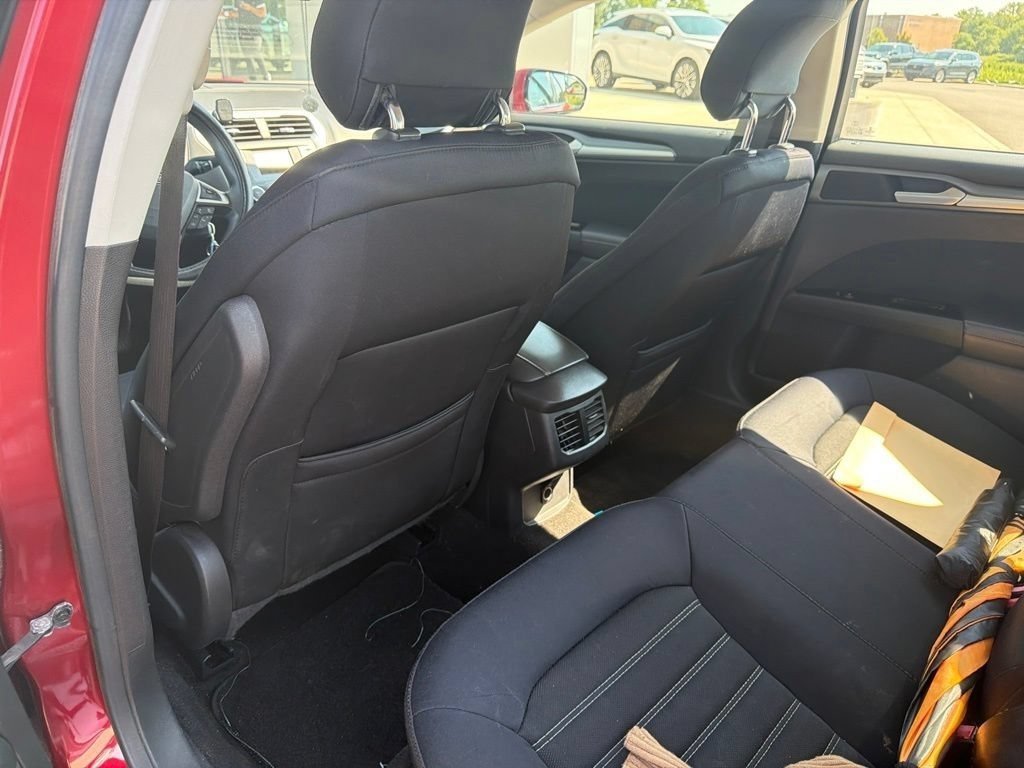Used 2013 Ruby Red Metallic Ford SE image 18