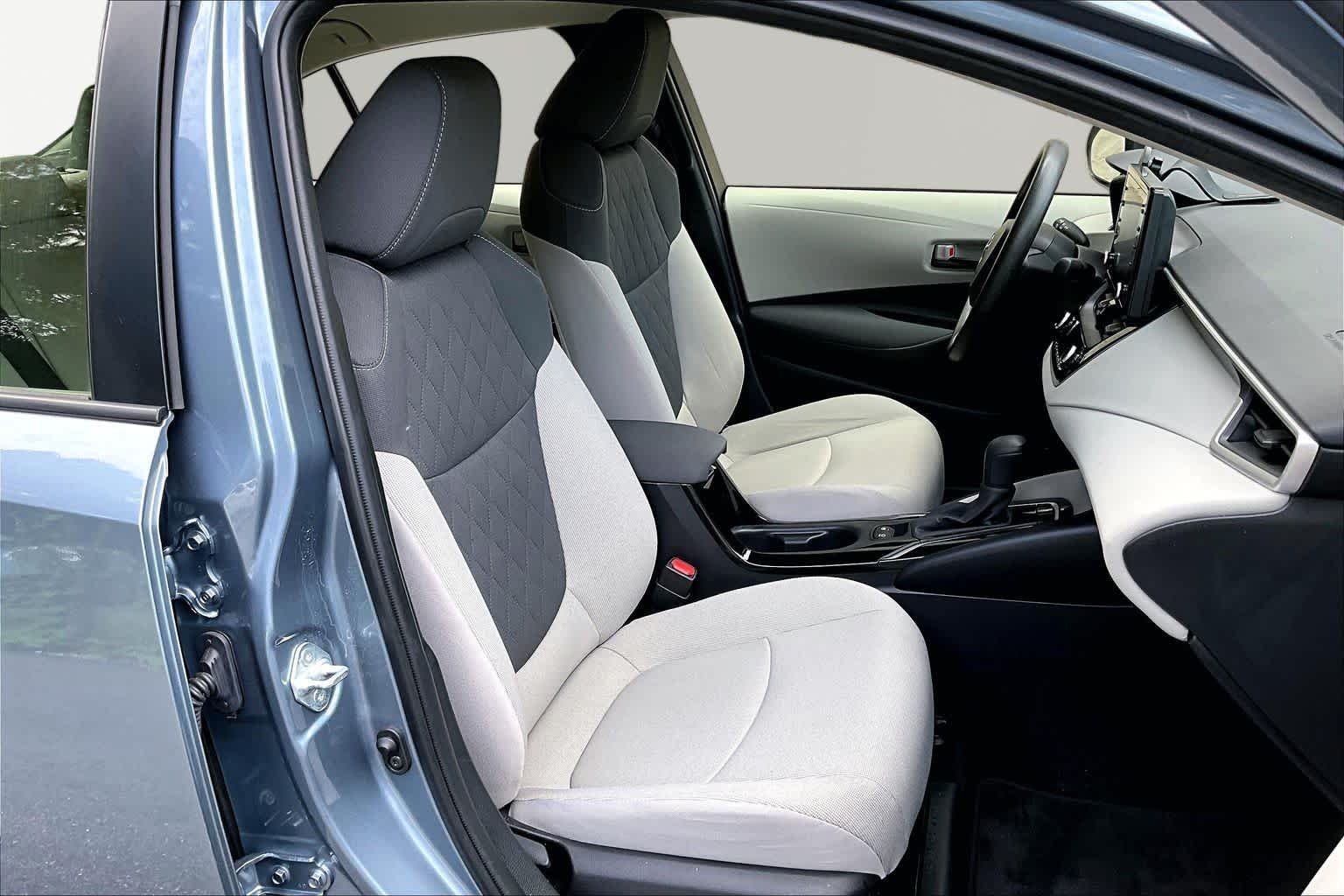 Used 2022 Celestite Toyota LE image 9