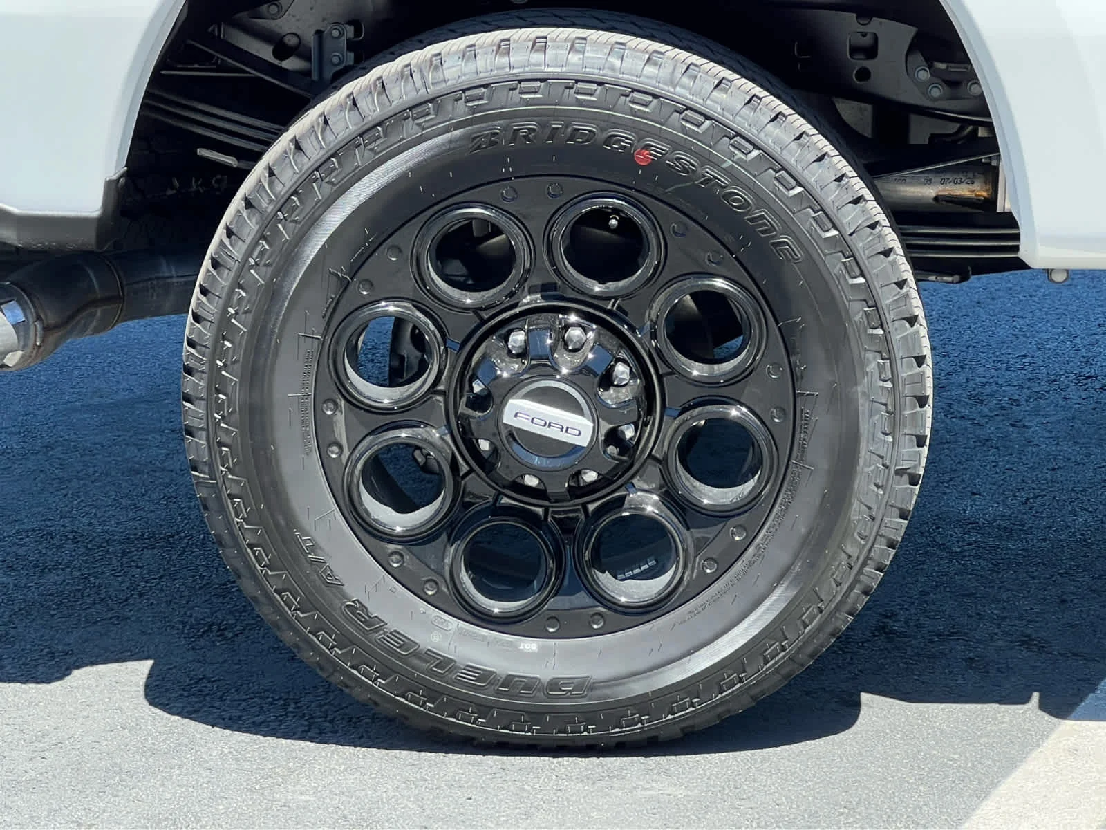 New 2026 Star White Metallic Tri-Coat Ford F-350® Lariat® image 15