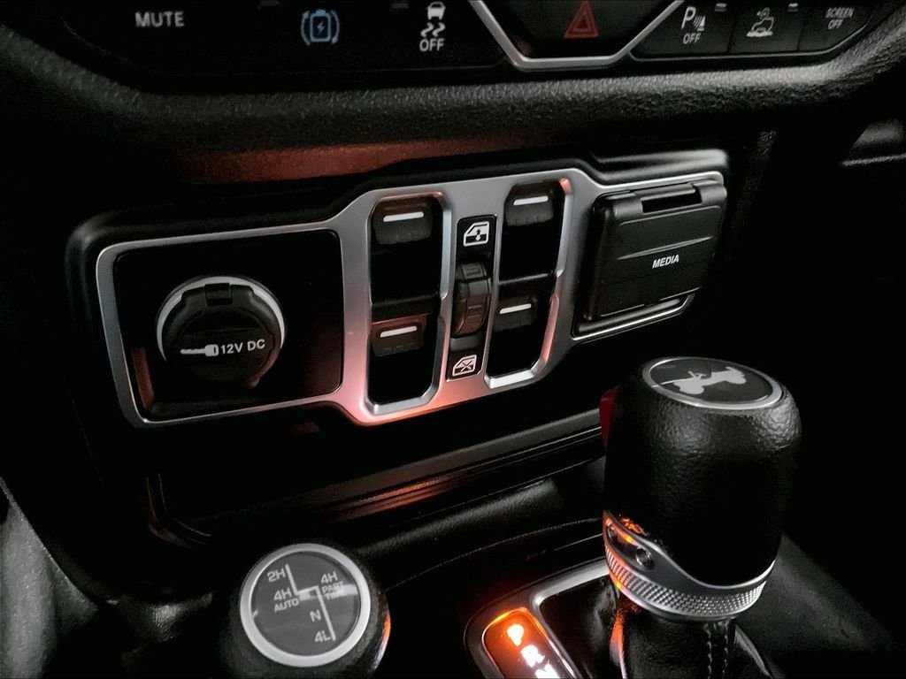 Used 2024 White Jeep Sport S 4xe image 26