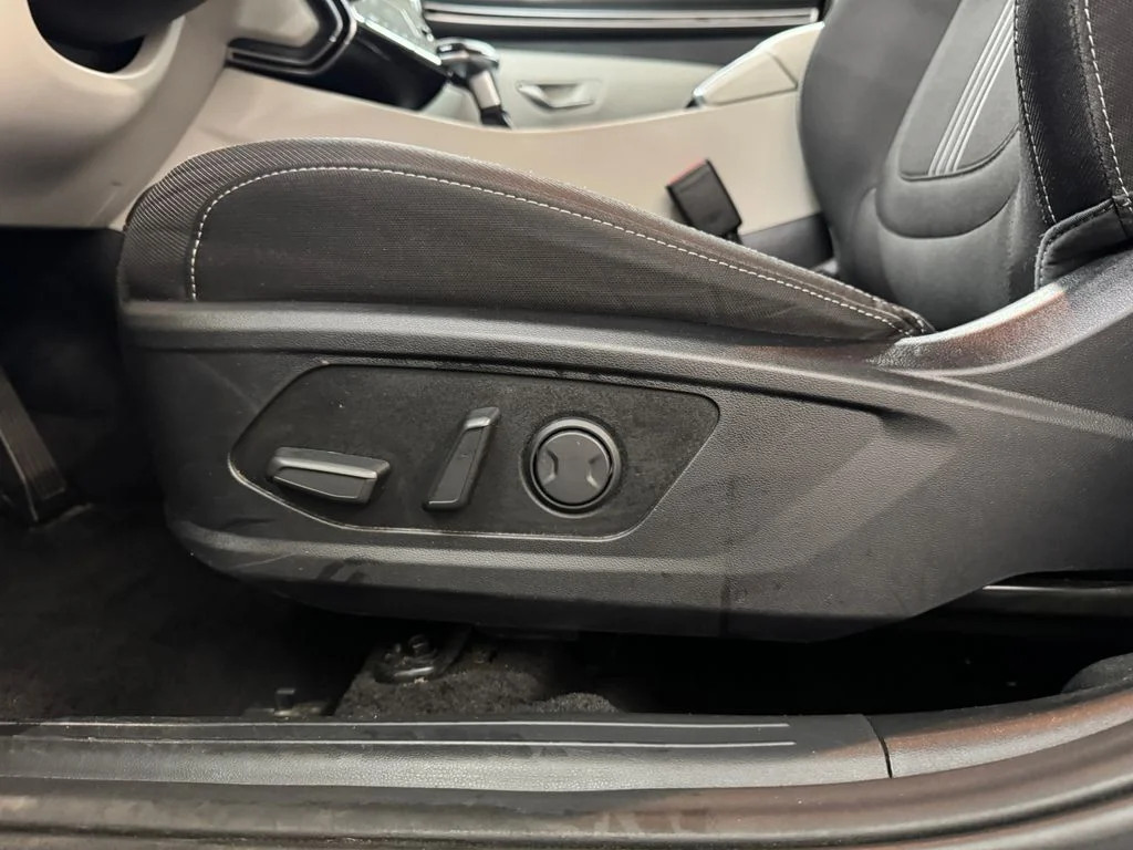 Used 2024 Black Hyundai SEL image 14