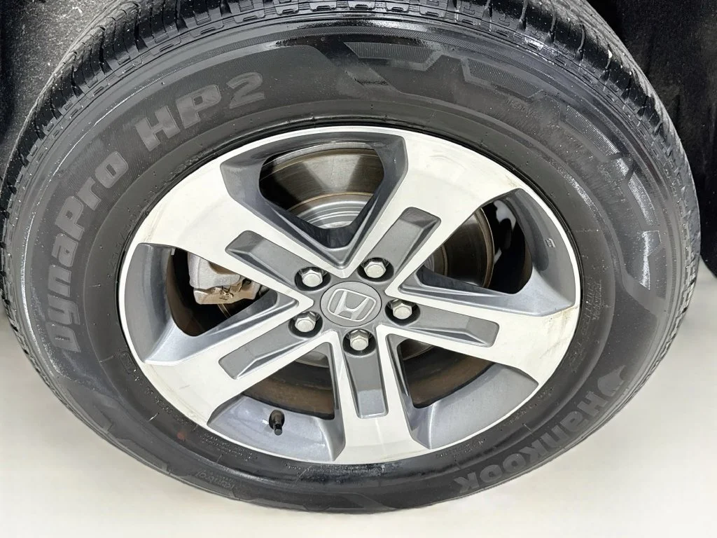 Certified Used 2025 Modern Steel Metallic Honda EX-L image 42