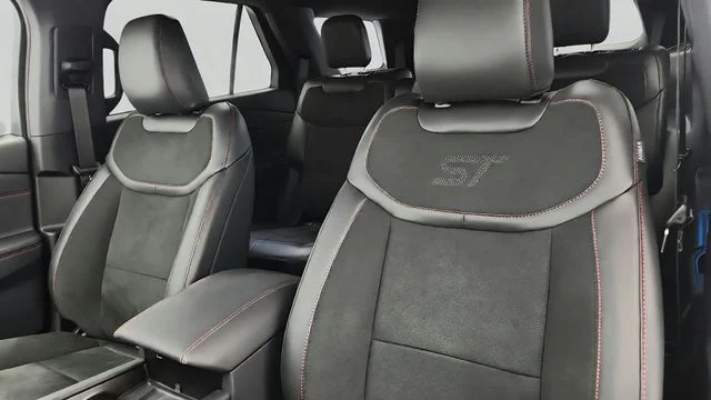 2026 Ford Explorer ST - Photo 36