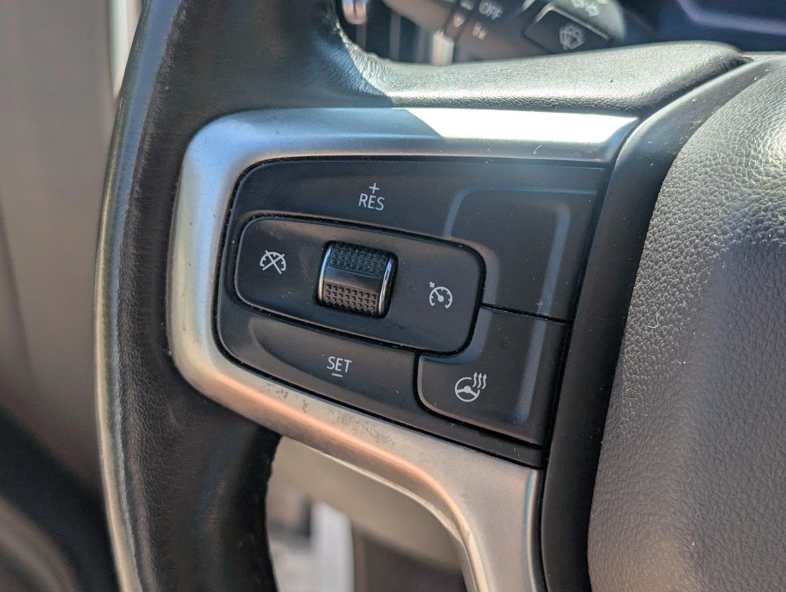 Used 2020 SUMMIT WHITE Chevrolet LT Trail Boss image 29