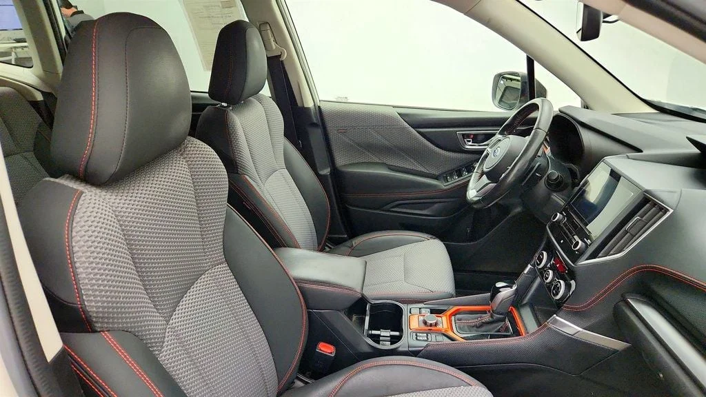 Used 2019 Crystal White Pearl Subaru 2.5i Sport w/ Multimedia Plus Audio & Blind Spot Detection image 23