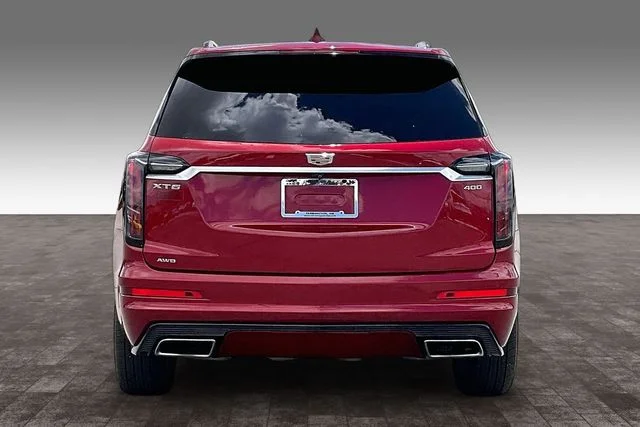 Used 2020 Red Cadillac Sport image 4