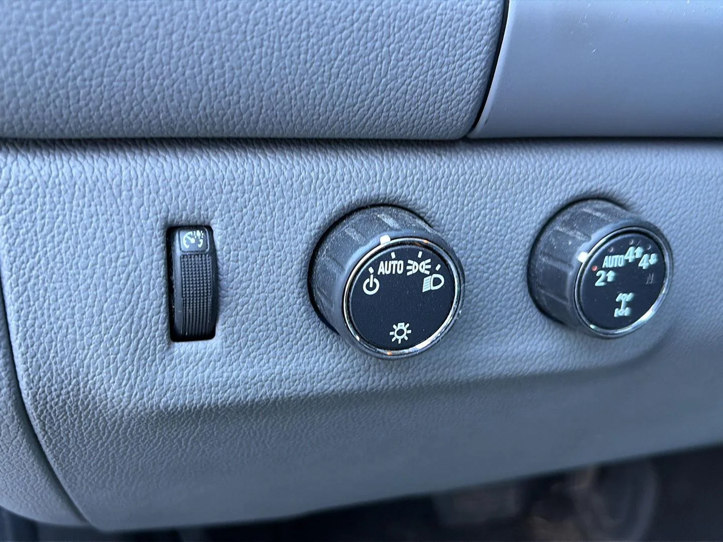 Used 2021 Satin Steel Metallic GMC 4WD Elevation Standard image 9