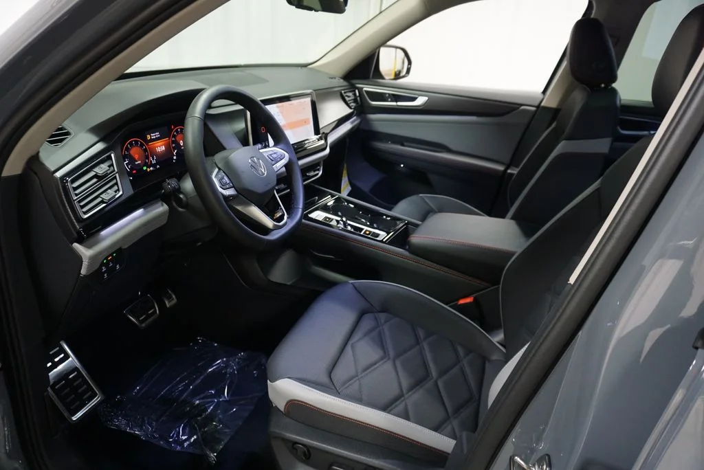 New 2026 Pure Gray Volkswagen Peak Edition image 9