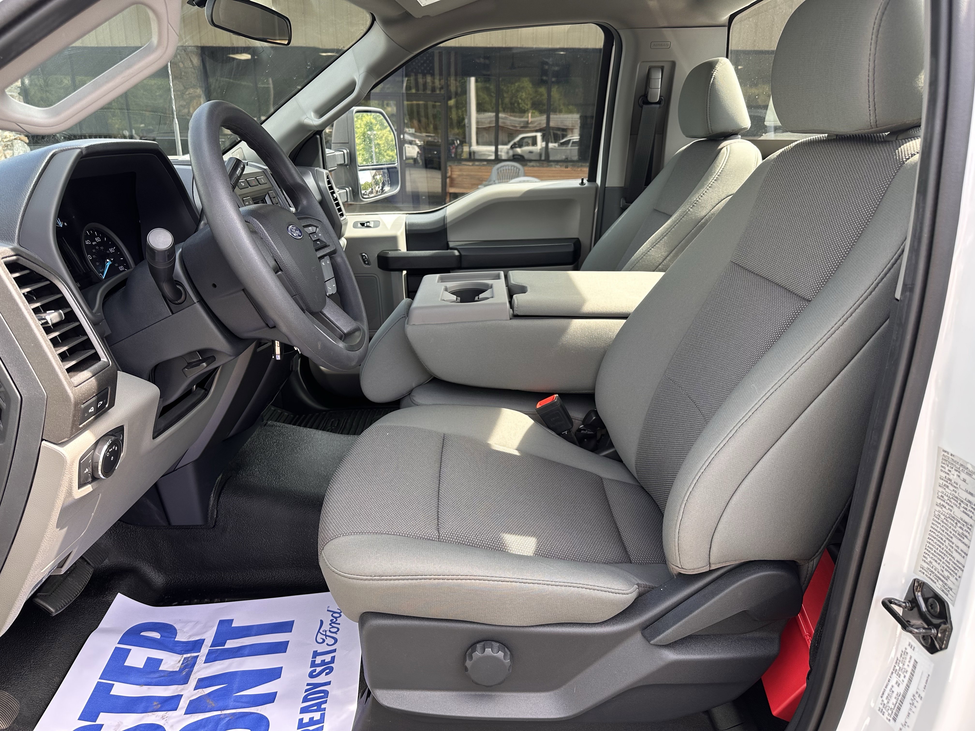 Used 2022 Oxford White Ford XL 9ft Utility Body W/TommyLift image 9