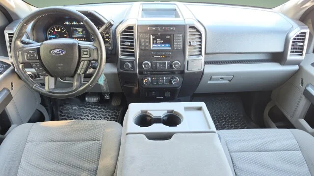 Used 2017 Oxford White Ford XLT image 7