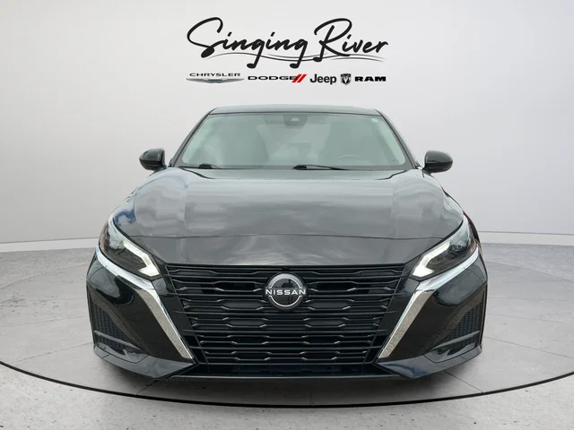 Used 2025 Black Nissan 2.5 SL image 2