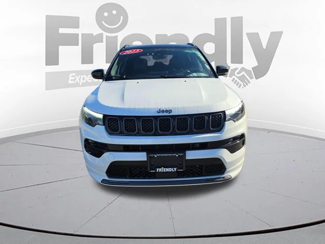 Used 2023 White Jeep Limited image 2