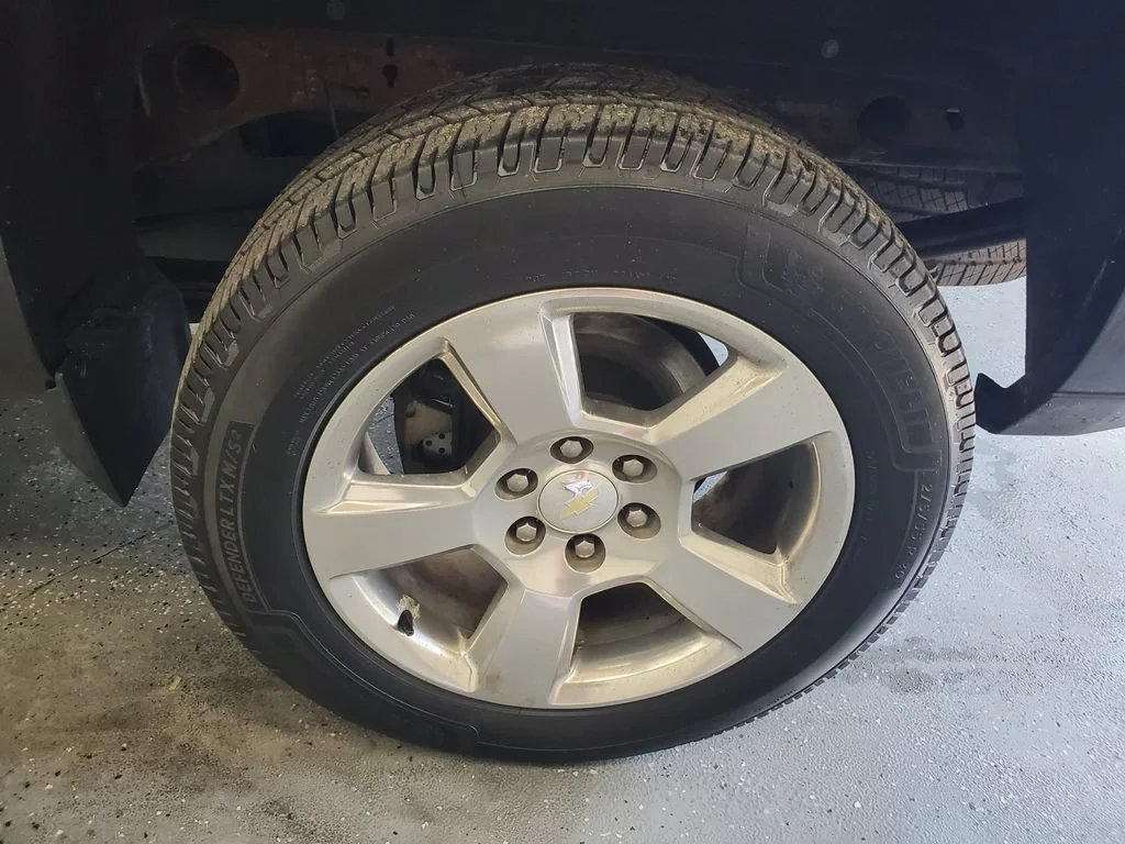 Used 2016 TUNGSTEN METALLIC Chevrolet LT image 29