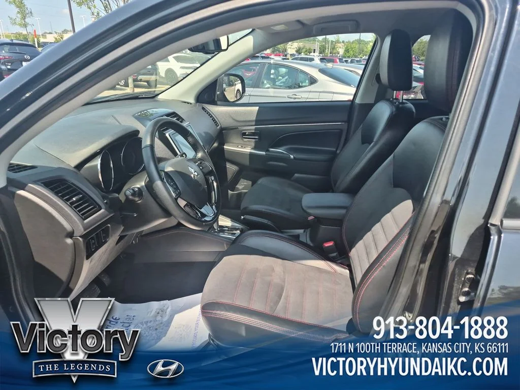 Used 2024  Mitsubishi 2.0 SE image 10