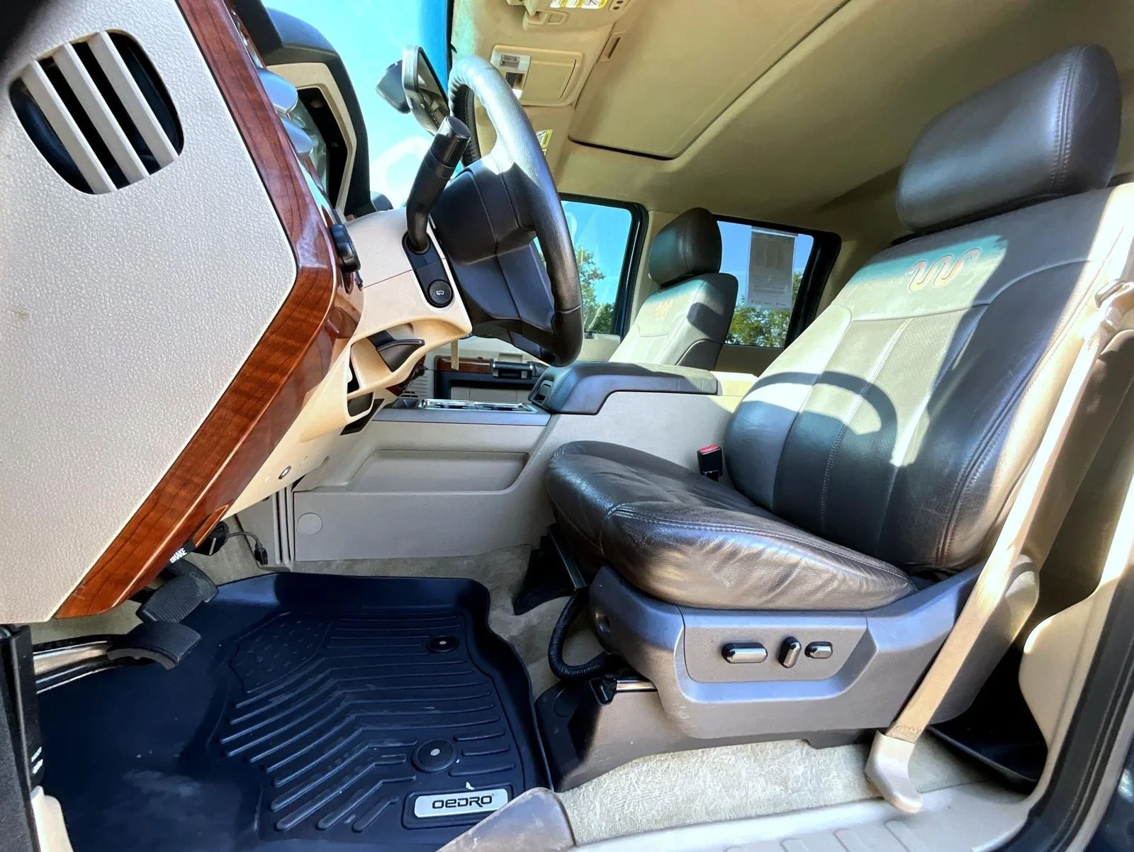 Used 2016 Blue Ford King Ranch image 11