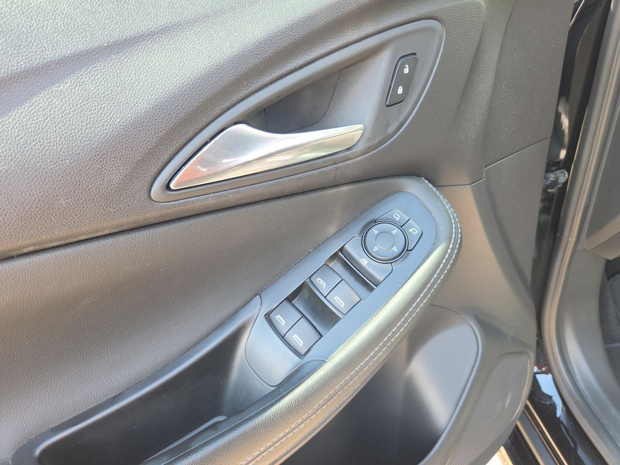 Used 2024 Ebony Twilight Metallic Buick Sport Touring image 24