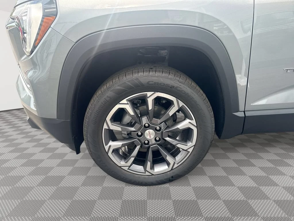 New 2027 Sterling Metallic GMC AWD Elevation image 28