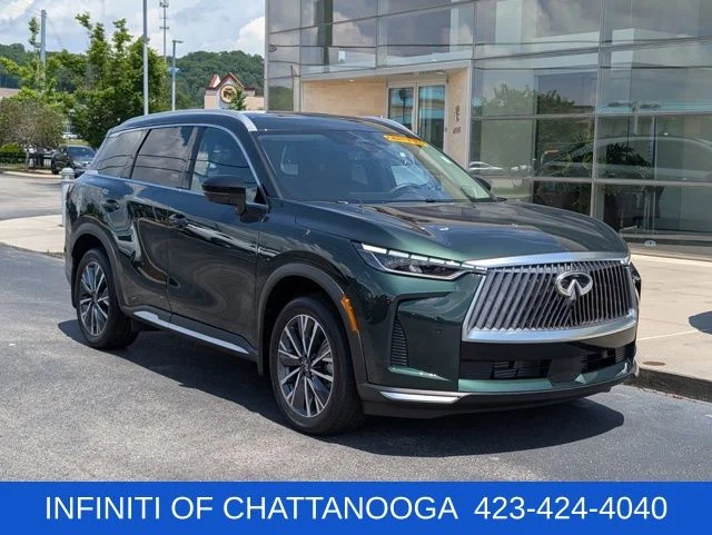 Certified Used 2026 Green INFINITI LUXE image 9