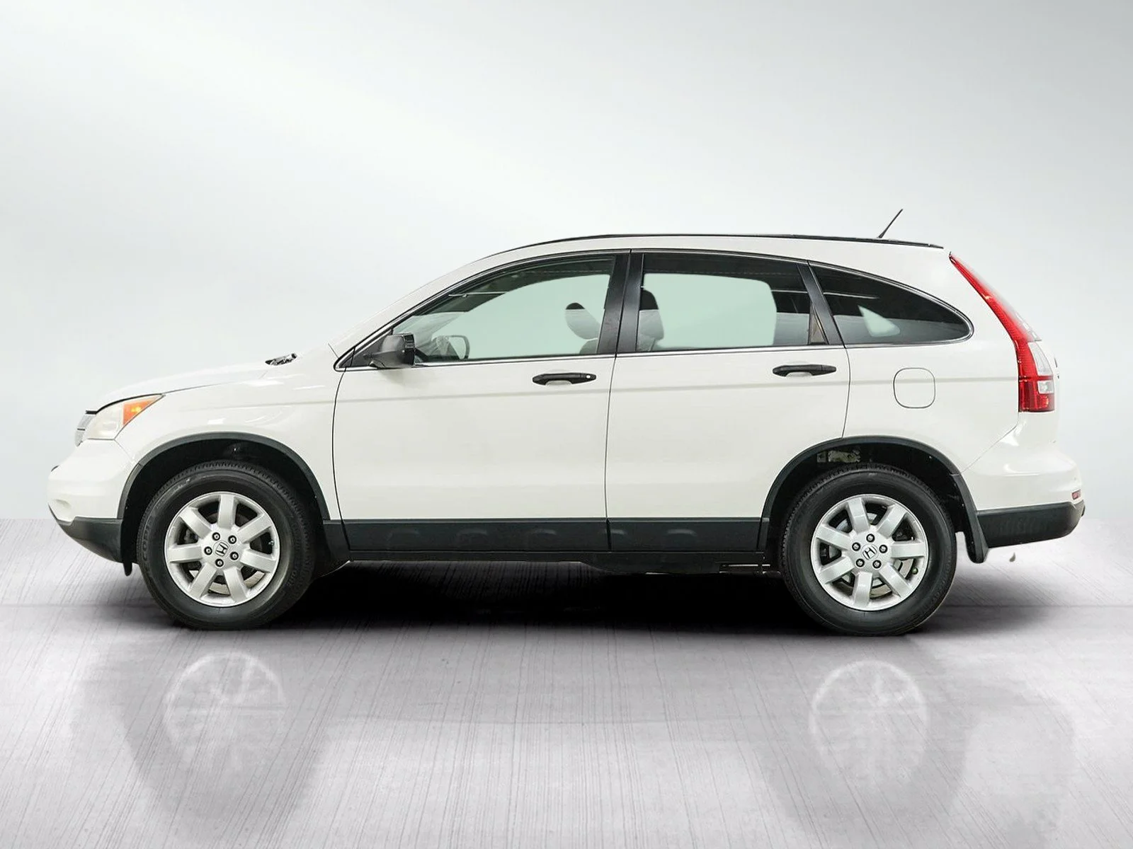 Used 2011 Taffeta White Honda SE image 2
