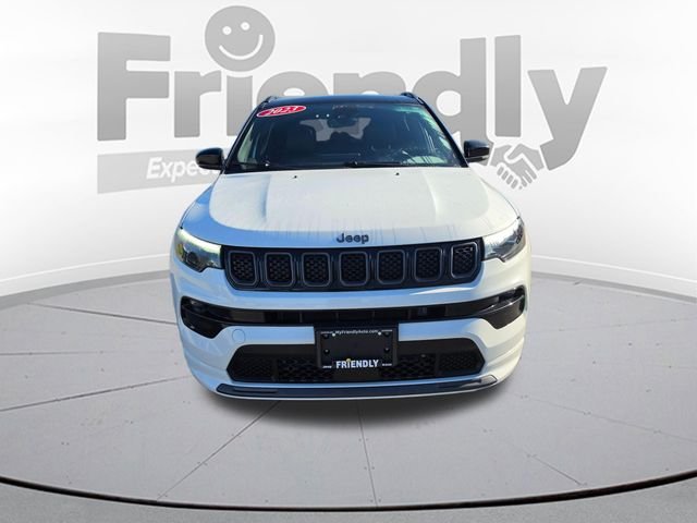Used 2023 White Jeep Limited image 2