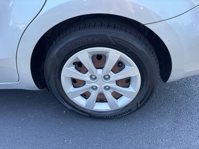 Used 2013 Silver Kia LX image 10