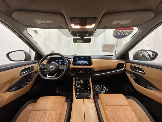 Used 2023 Gray Nissan Platinum image 16