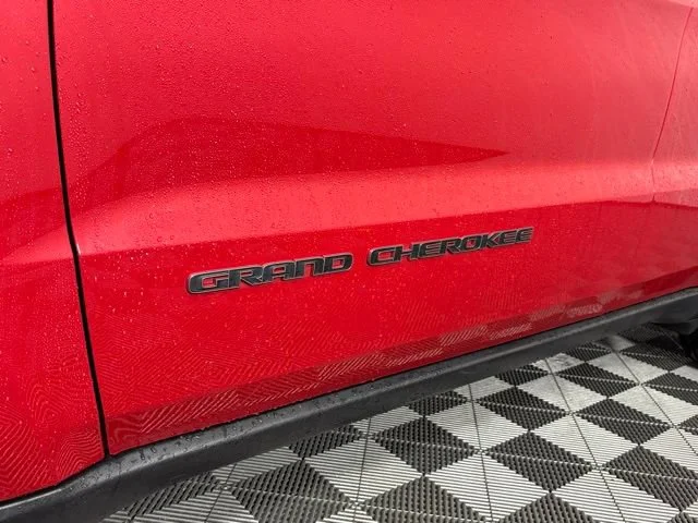 Used 2021 Red Jeep Trailhawk image 11