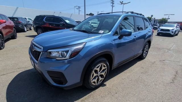 Used 2020 Blue Subaru Premium image 4