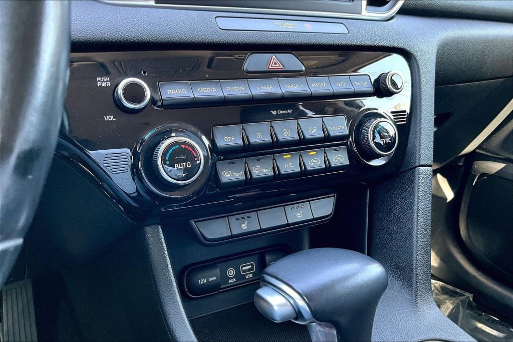 Used 2018 White Kia EX image 14