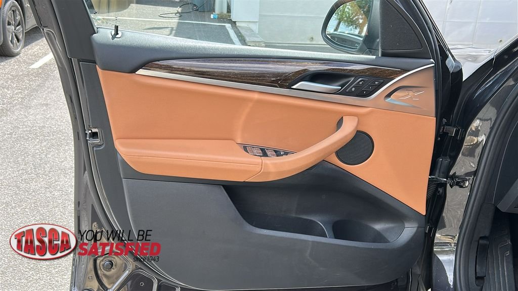 Used 2023 Gray BMW xDrive30i image 1
