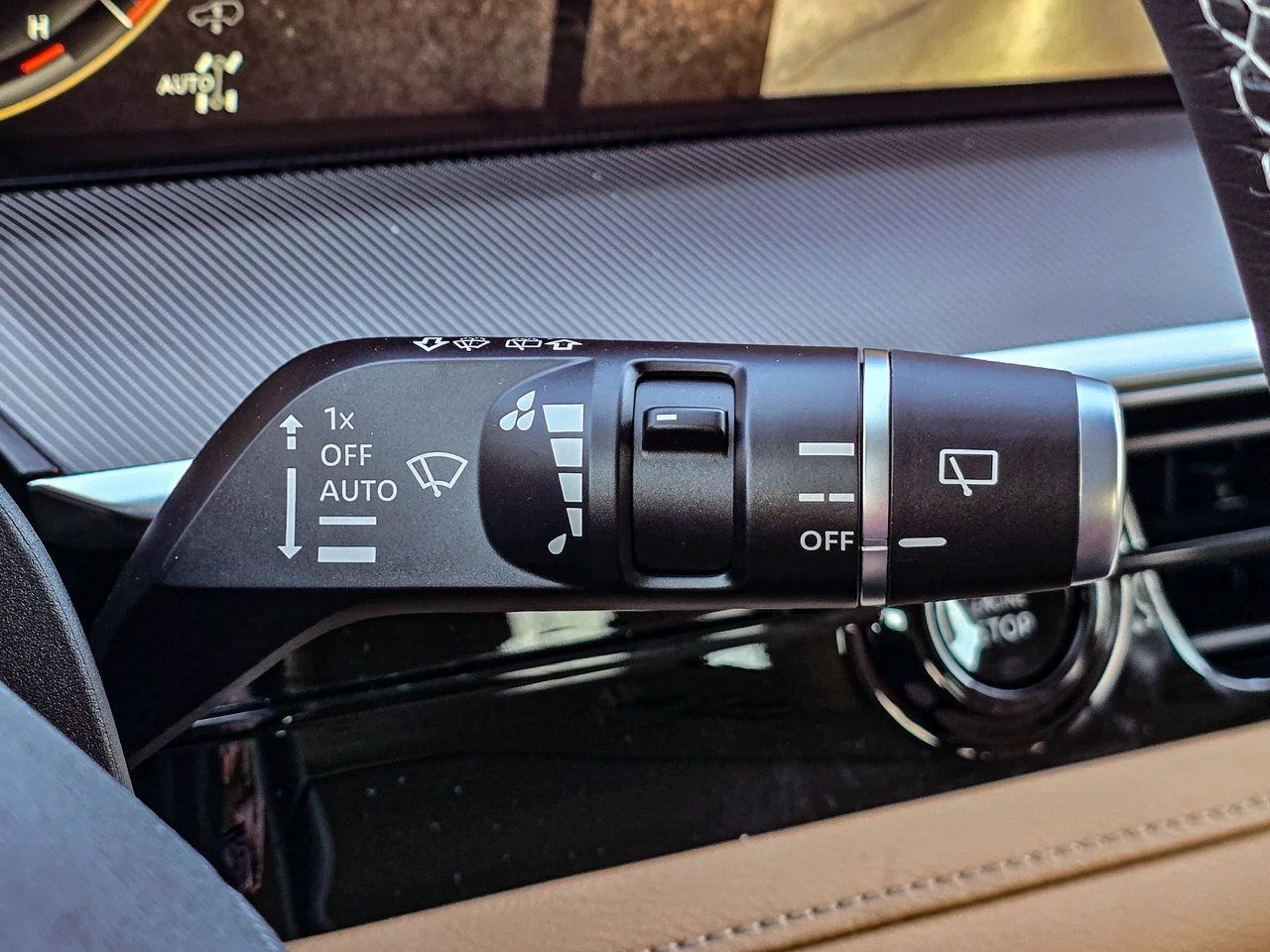 New 2026 RADIANT WHITE INFINITI Luxe 4WD image 24