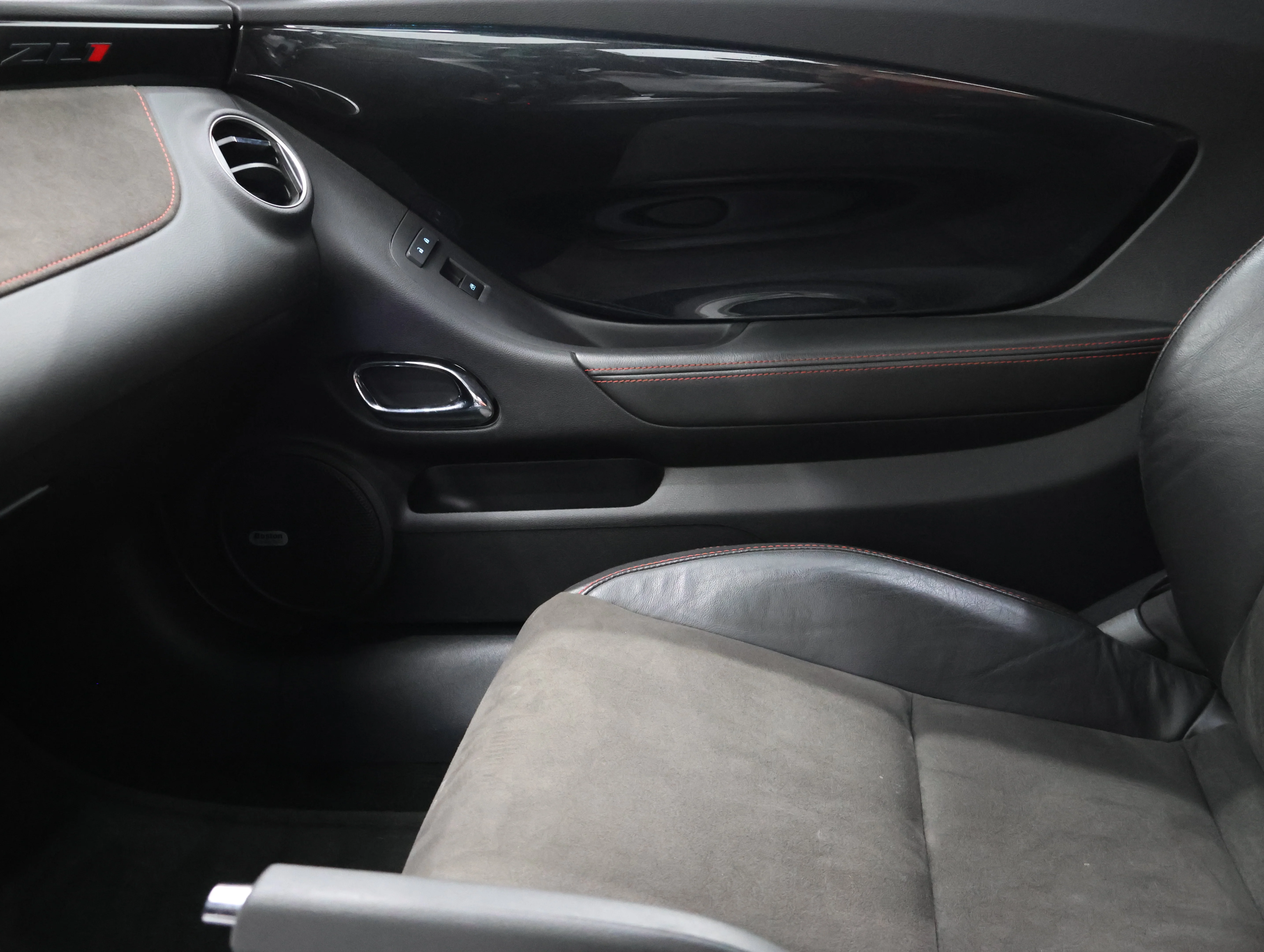 Used 2015 Black Chevrolet ZL1 image 13