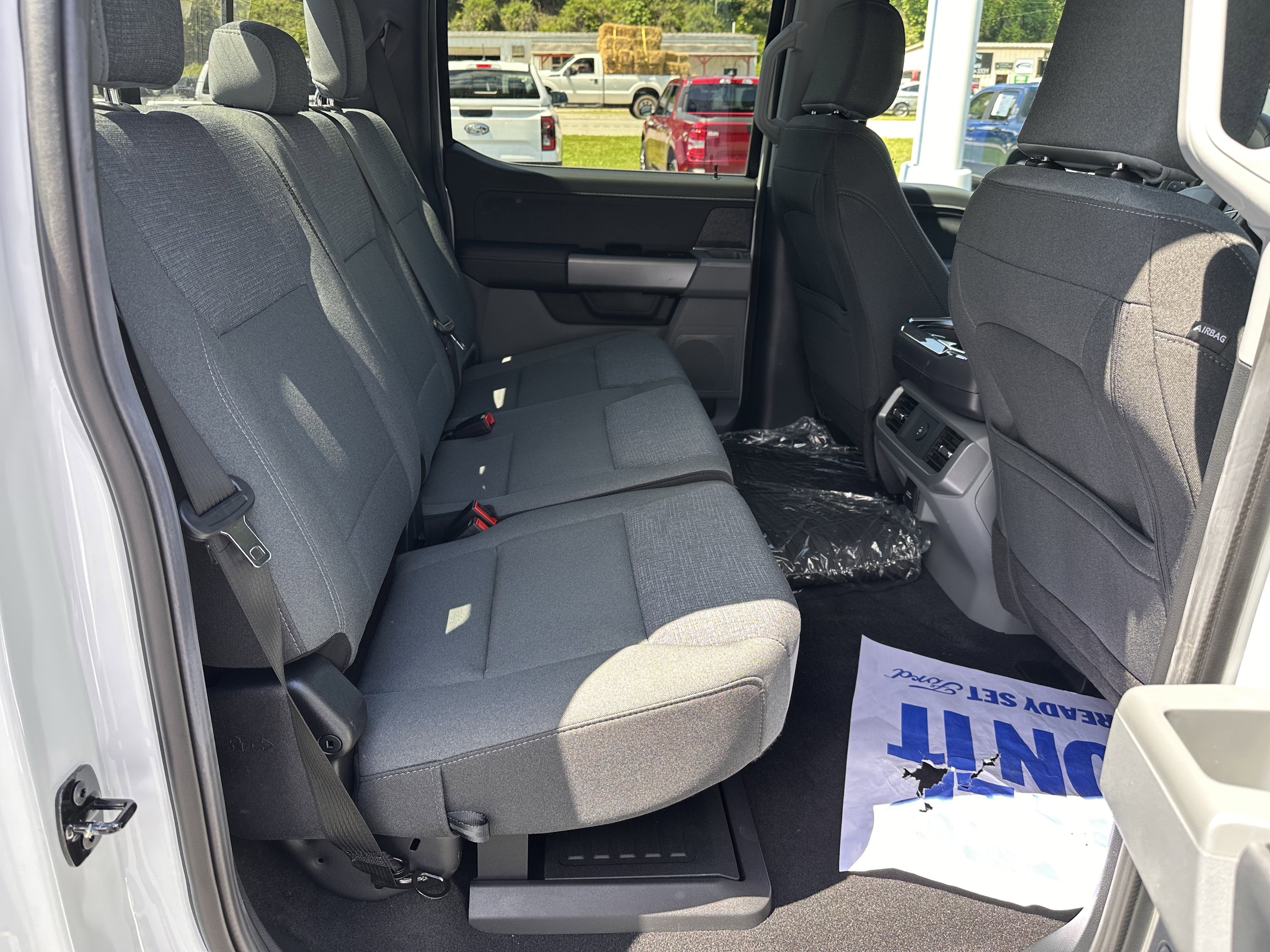 New 2026 Oxford White Ford XLT image 17