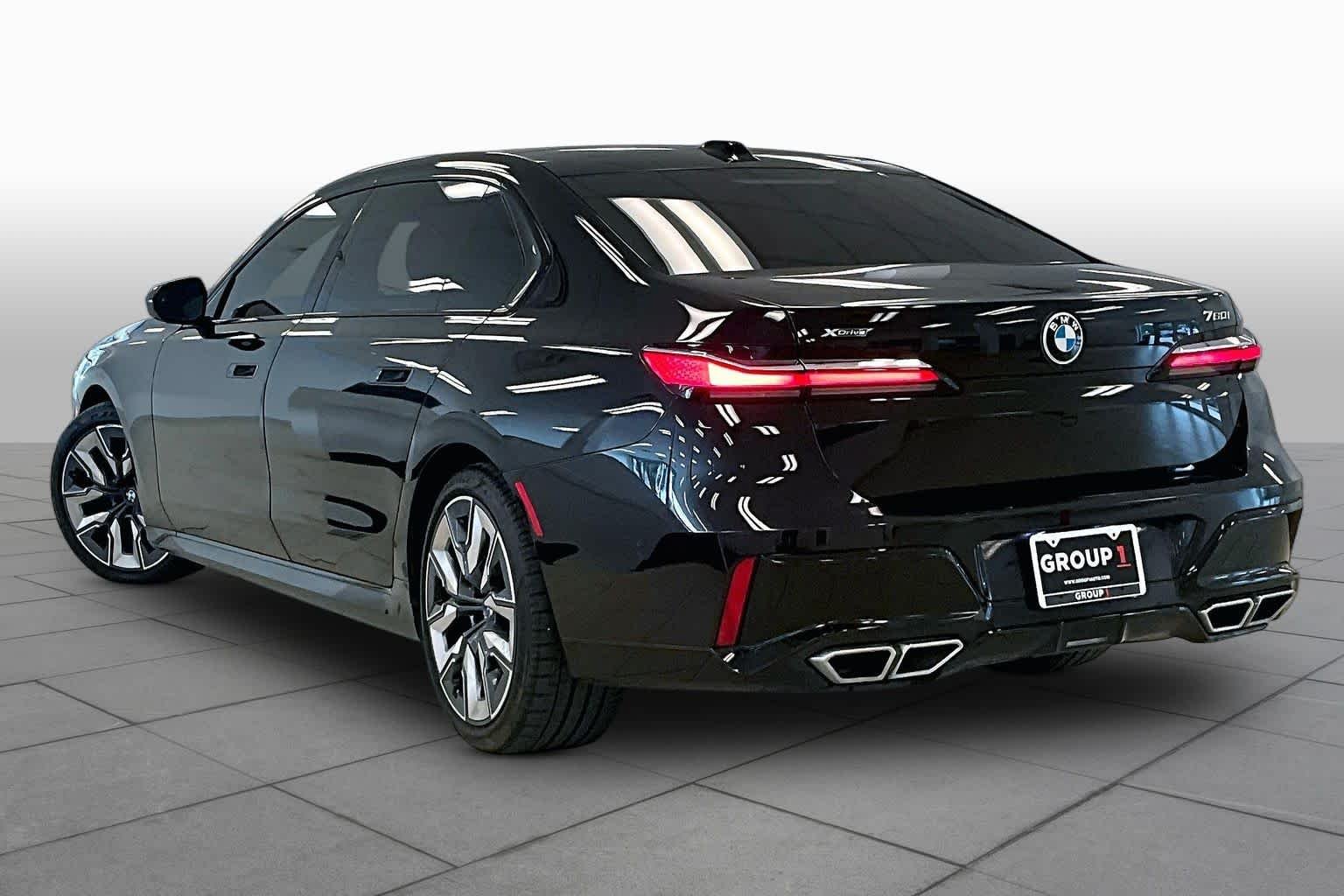 Used 2023 Black Sapphire Metallic BMW 760i xDrive image 10