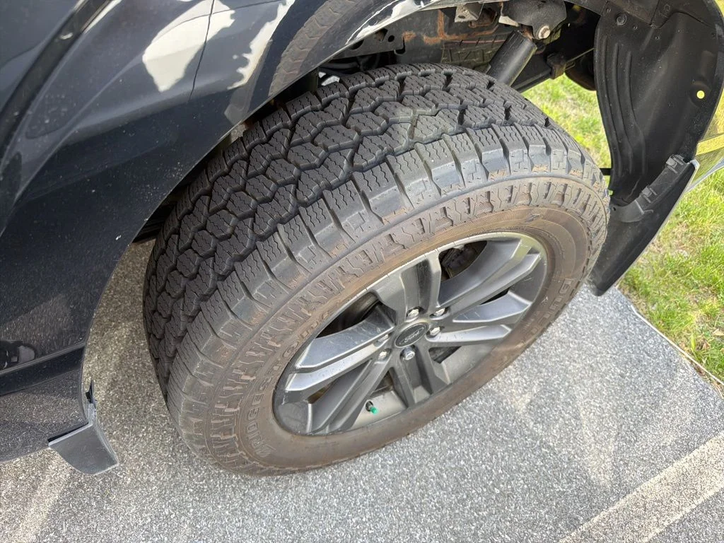 Used 2023 Black Ford XLT image 10