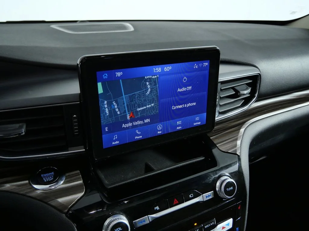 Used 2022 White Ford Limited image 20