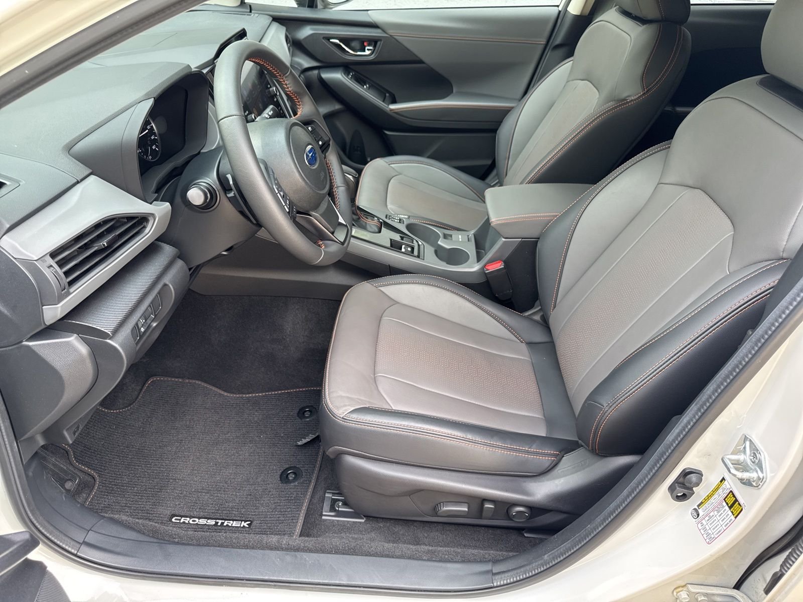 Used 2025 White Subaru Limited image 9