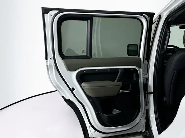 New 2025 White Land Rover S image 22