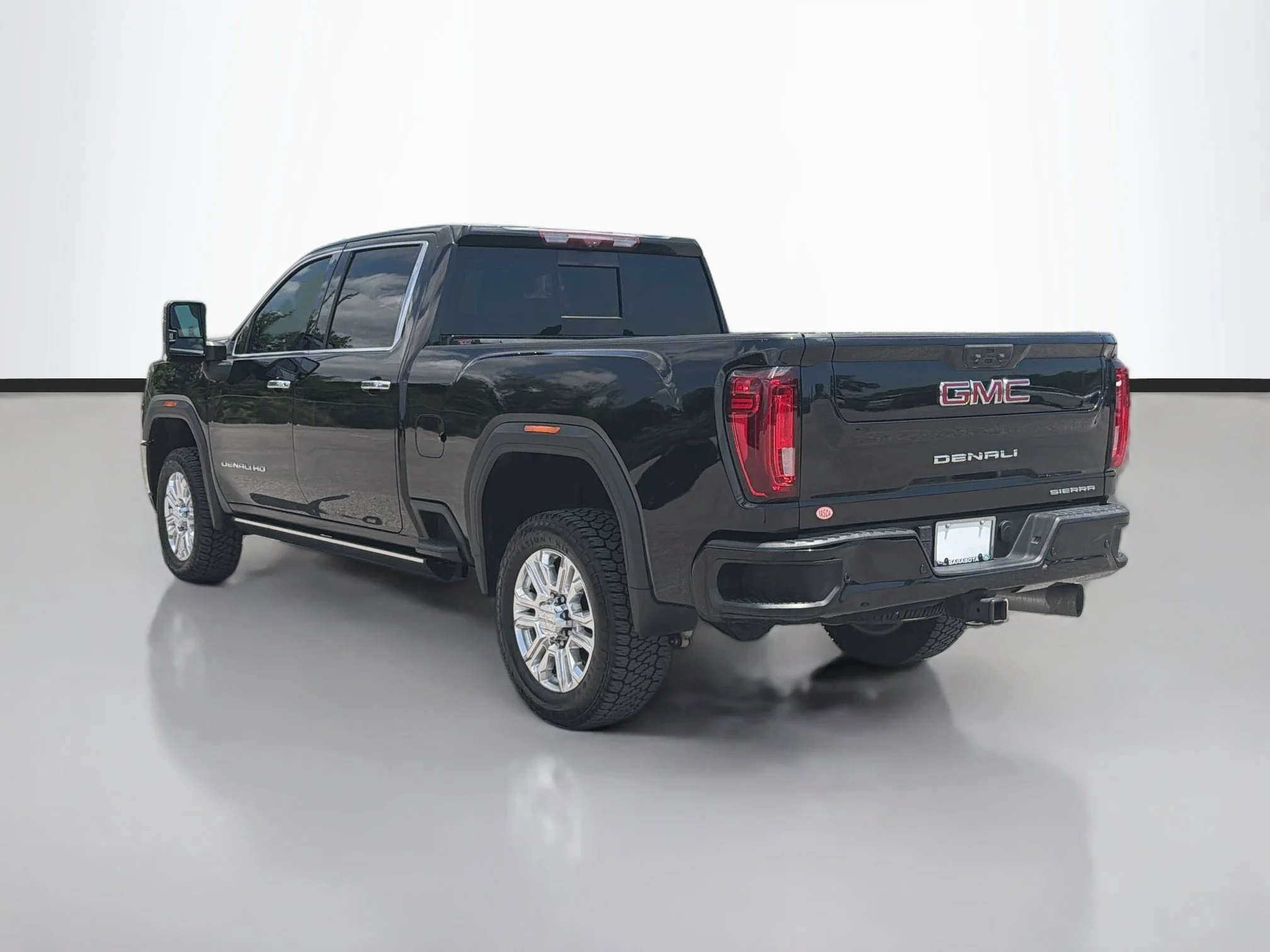 Used 2023 Ebony Twilight Metallic GMC Denali image 3