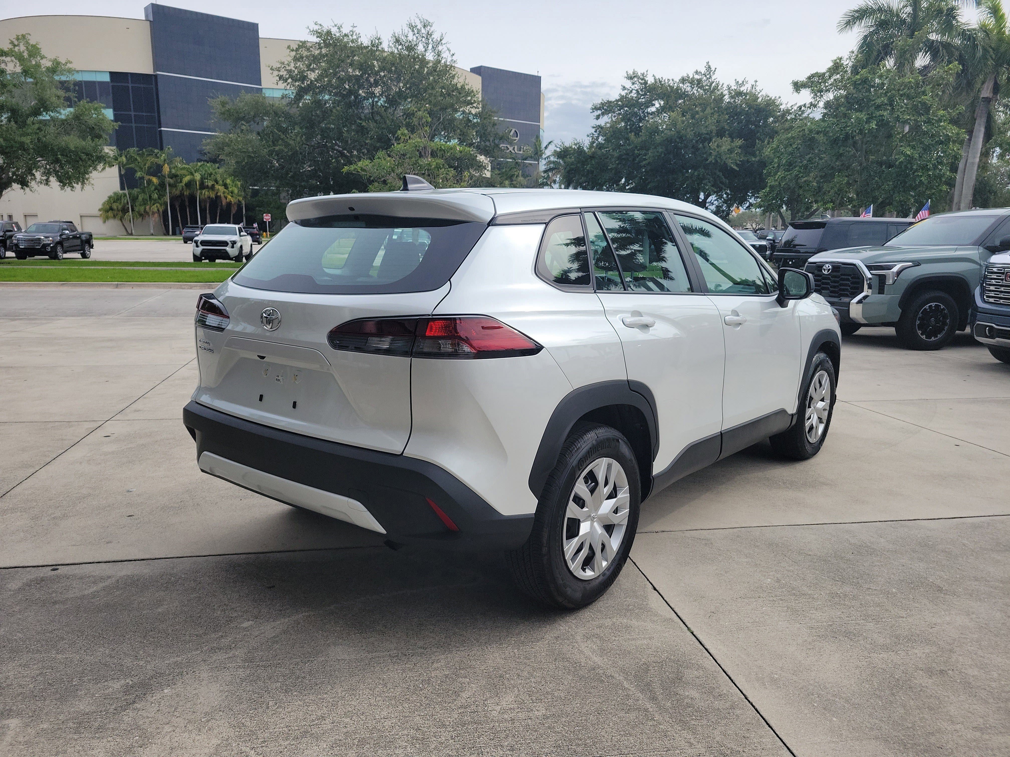 Used 2026 Pearl Toyota L image 7