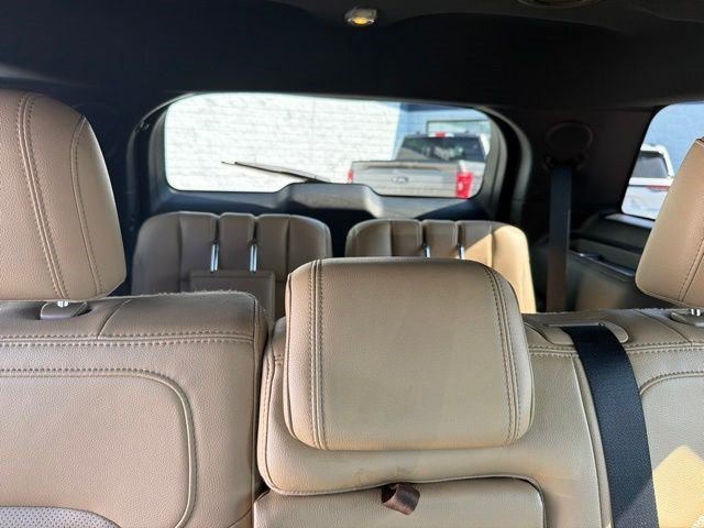 Used 2016 Bronze Ford Limited image 31