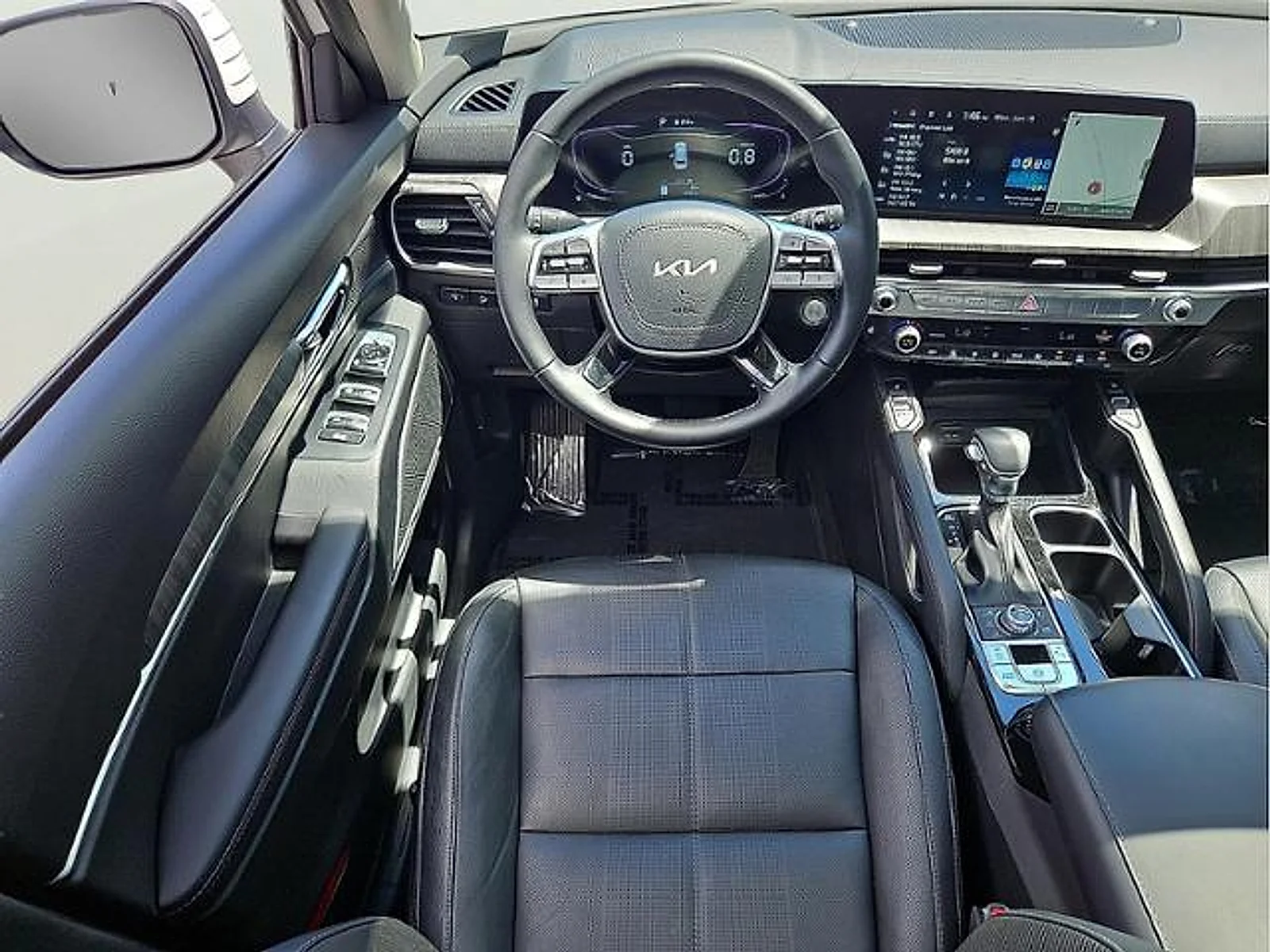 Used 2024 Glacial White Pear Kia EX image 9