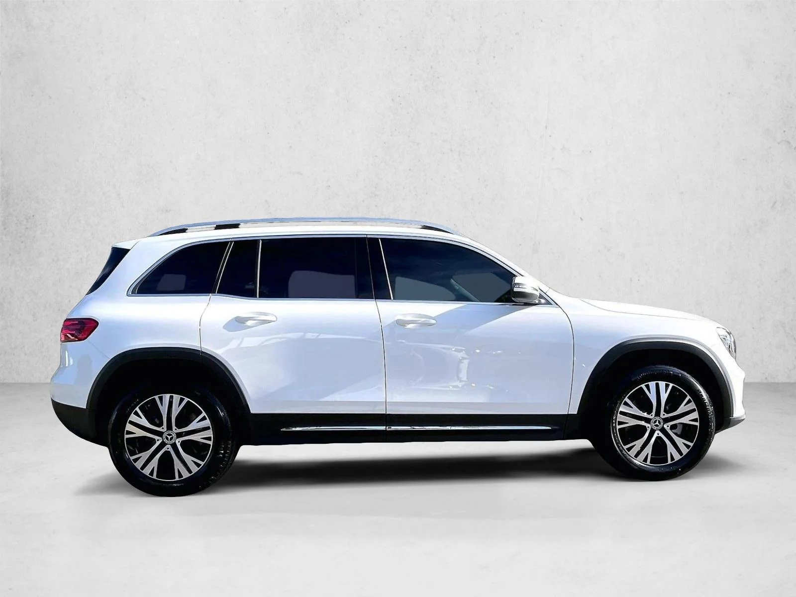 Used 2026 Polar White Mercedes-Benz GLB 250 image 5