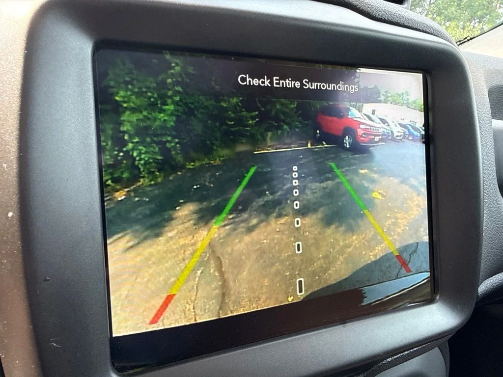 Used 2023 Black Jeep Latitude image 29