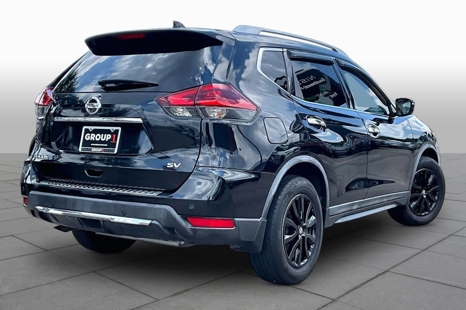 Used 2020 MAGNETIC BLACK Nissan SV image 12